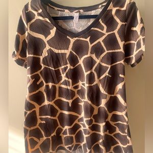 M LuLaRoe Giraffe Print V neck worn a couple times